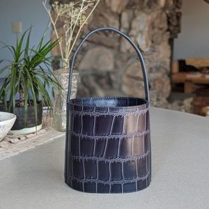 Staud Bissett Bag in navy blue croc effect
